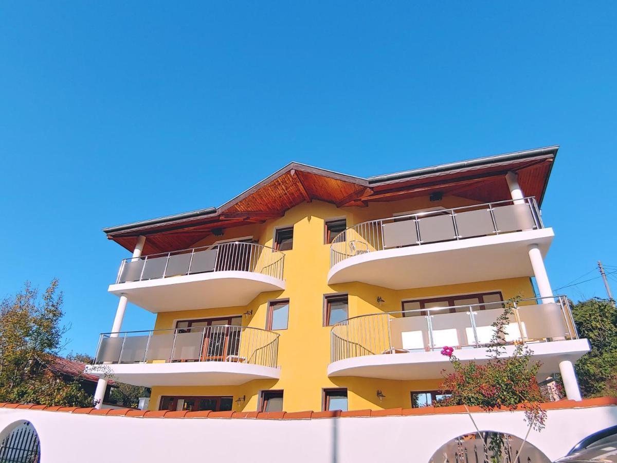 Villa Metatron U Doma Baltjik Exteriör bild